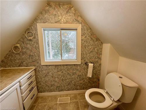 272 Main Street, Cambridge, ON - Indoor Photo Showing Bathroom