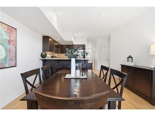 394 Almas Common, Burlington, ON - Indoor Photo Showing Dining Room