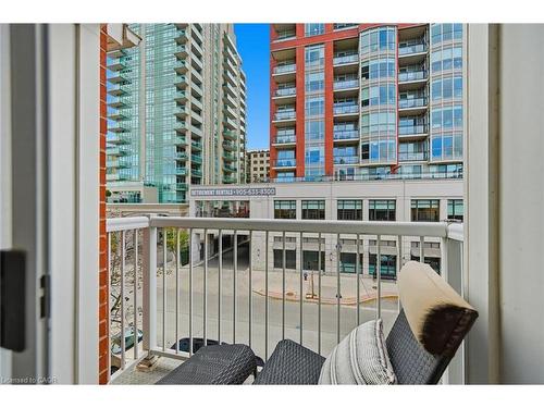 394 Almas Common, Burlington, ON - Outdoor With Facade