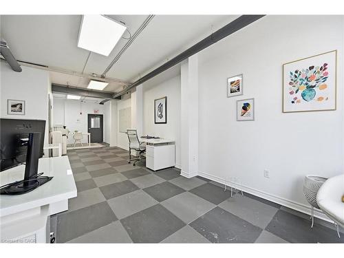 394 Almas Common, Burlington, ON - Indoor Photo Showing Other Room