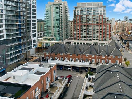 394 Almas Common, Burlington, ON - Outdoor With Facade