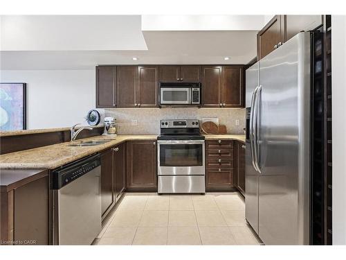 394 Almas Common, Burlington, ON - Indoor Photo Showing Kitchen With Double Sink