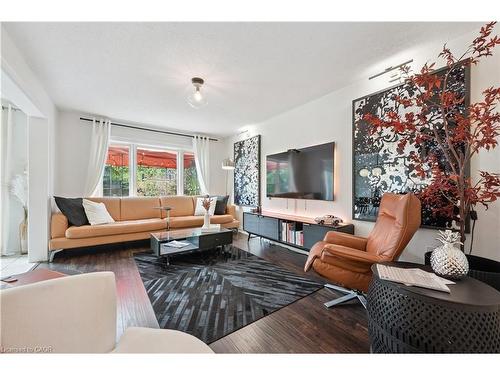 140 Veronica Drive, Kitchener, ON - Indoor Photo Showing Living Room