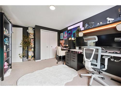 140 Veronica Drive, Kitchener, ON - Indoor Photo Showing Bedroom