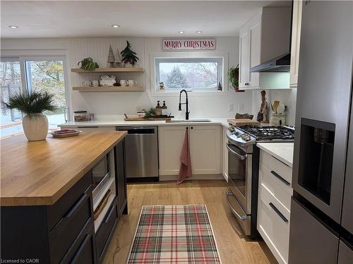 657 Windham Road 14, Simcoe, ON - Indoor Photo Showing Kitchen