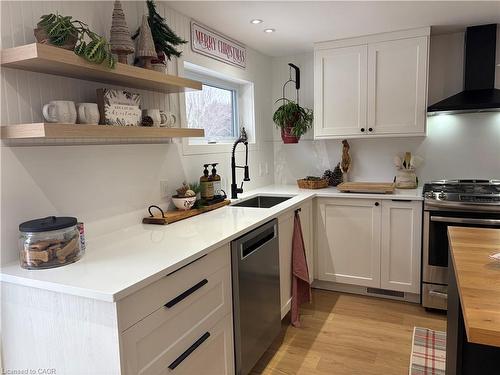 657 Windham Road 14, Simcoe, ON - Indoor Photo Showing Kitchen