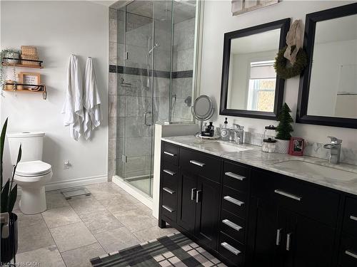 657 Windham Road 14, Simcoe, ON - Indoor Photo Showing Bathroom