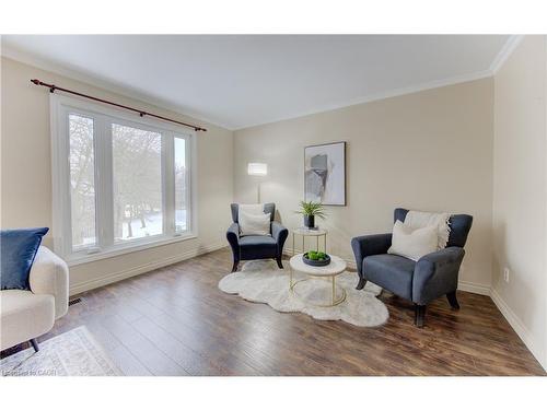 F-88 Mcdougall Road, Waterloo, ON - Indoor Photo Showing Living Room