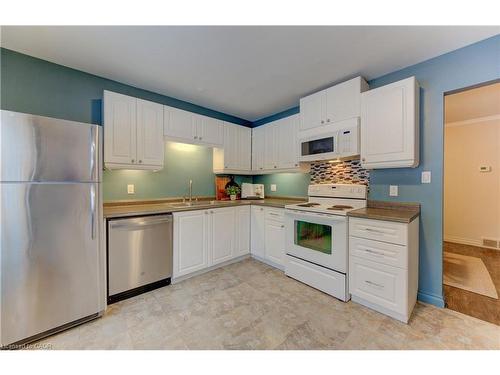 F-88 Mcdougall Road, Waterloo, ON - Indoor Photo Showing Kitchen