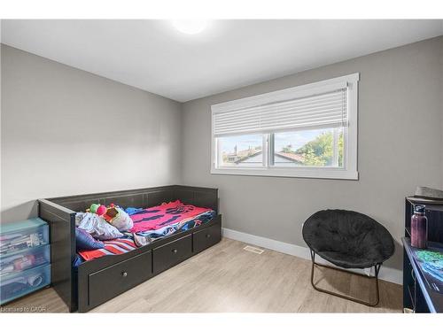 96 Summerlea Drive, Hamilton, ON - Indoor Photo Showing Bedroom