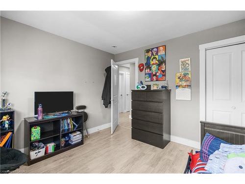 96 Summerlea Drive, Hamilton, ON - Indoor Photo Showing Bedroom