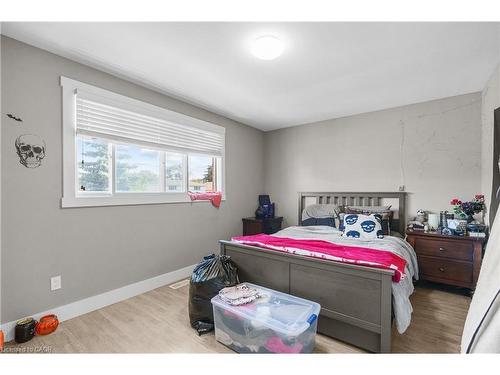 96 Summerlea Drive, Hamilton, ON - Indoor Photo Showing Bedroom