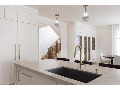 540 Patricia Drive, Oakville, ON - Indoor Photo Showing Kitchen