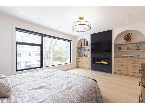 540 Patricia Drive, Oakville, ON - Indoor Photo Showing Bedroom