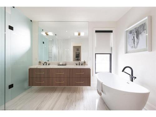 540 Patricia Drive, Oakville, ON - Indoor Photo Showing Bathroom