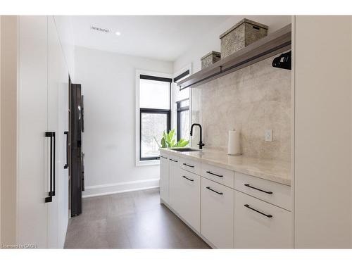 540 Patricia Drive, Oakville, ON - Indoor