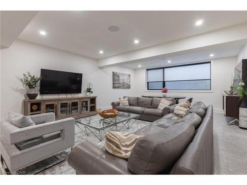 540 Patricia Drive, Oakville, ON - Indoor