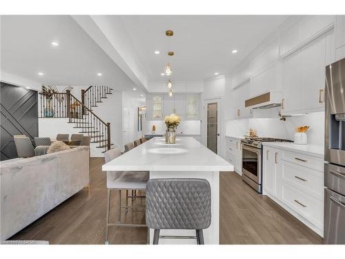 122 Shoreview Place, Stoney Creek, ON - Indoor Photo Showing Kitchen With Upgraded Kitchen