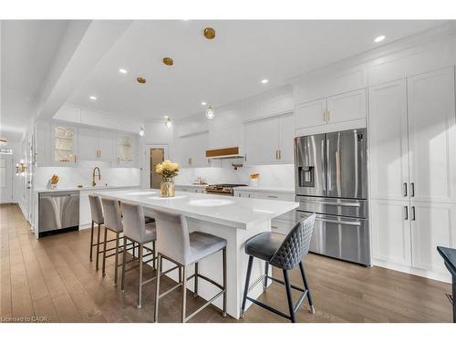 122 Shoreview Place, Stoney Creek, ON - Indoor Photo Showing Kitchen With Upgraded Kitchen