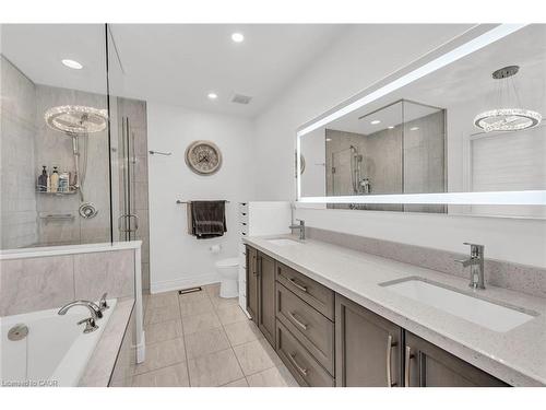 122 Shoreview Place, Stoney Creek, ON - Indoor Photo Showing Bathroom