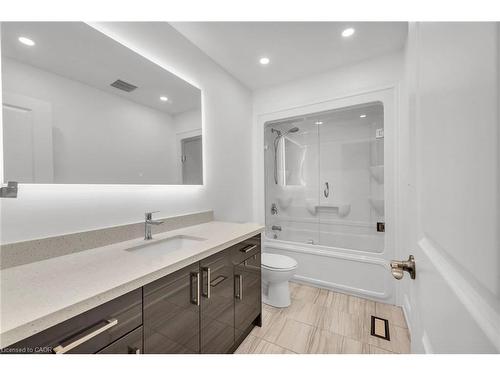 122 Shoreview Place, Stoney Creek, ON - Indoor Photo Showing Bathroom