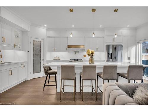 122 Shoreview Place, Stoney Creek, ON - Indoor Photo Showing Kitchen With Upgraded Kitchen