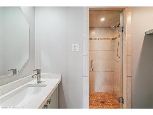 510 Fenwick Place, Burlington, ON - Indoor Photo Showing Bathroom