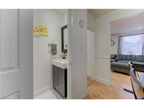 569 Stirling Avenue S, Kitchener, ON - Indoor Photo Showing Other Room