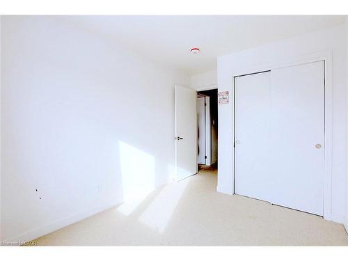 105 Pony Way, Kitchener, ON - Indoor Photo Showing Other Room