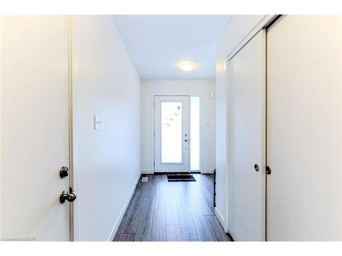 105 Pony Way, Kitchener, ON - Indoor Photo Showing Other Room