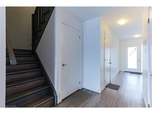105 Pony Way, Kitchener, ON - Indoor Photo Showing Other Room
