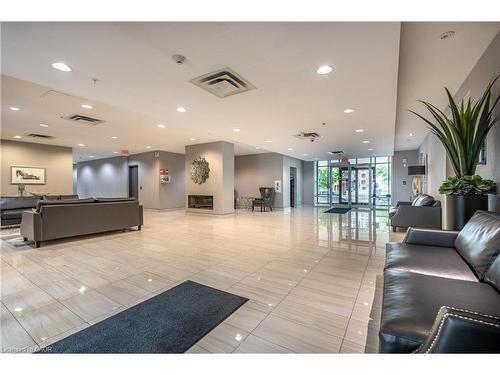 304-85 Robinson Street, Hamilton, ON - Indoor