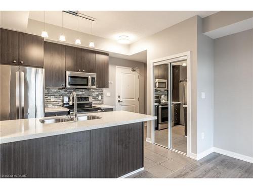 304-85 Robinson Street, Hamilton, ON - Indoor Photo Showing Kitchen With Stainless Steel Kitchen With Double Sink With Upgraded Kitchen