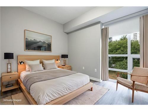 304-85 Robinson Street, Hamilton, ON - Indoor Photo Showing Bedroom