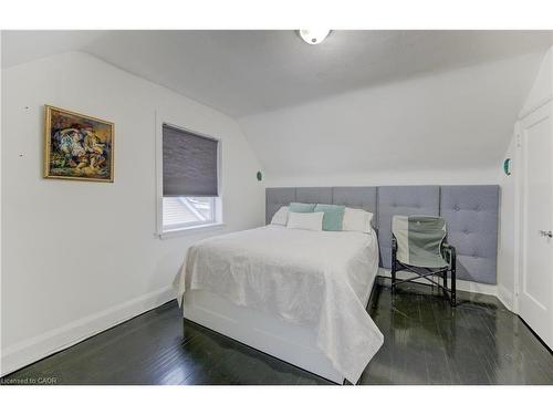 569 Stirling Avenue S, Kitchener, ON - Indoor Photo Showing Bedroom
