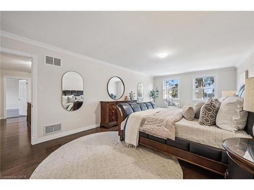4069 Lakeshore Road, Burlington, ON - Indoor Photo Showing Bedroom