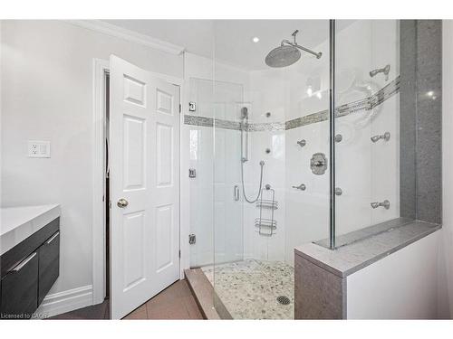 4069 Lakeshore Road, Burlington, ON - Indoor Photo Showing Bathroom
