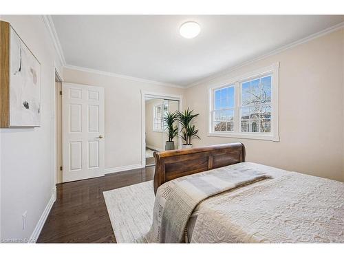 4069 Lakeshore Road, Burlington, ON - Indoor Photo Showing Bedroom
