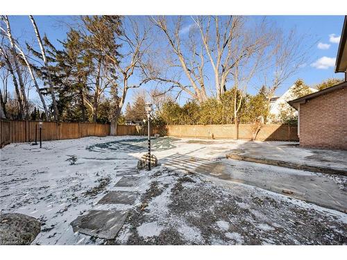 4069 Lakeshore Road, Burlington, ON - Outdoor