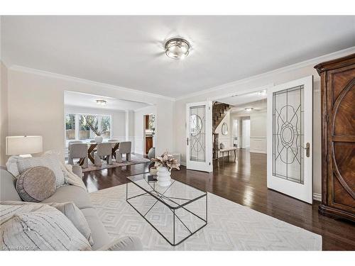 4069 Lakeshore Road, Burlington, ON - Indoor Photo Showing Living Room