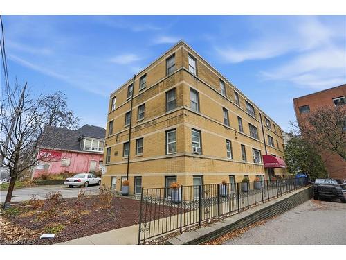 9-4 Robinson Street, Hamilton, ON - Outdoor