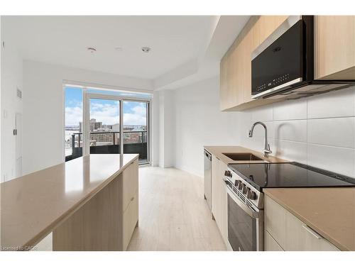 1109-2088 James Street, Burlington, ON - Indoor Photo Showing Kitchen With Upgraded Kitchen