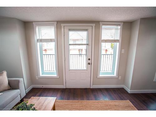 B-489 East Avenue, Kitchener, ON - Indoor Photo Showing Other Room