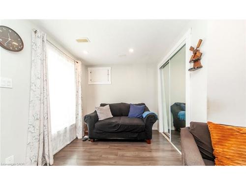 13 Robins Avenue, Hamilton, ON - Indoor Photo Showing Other Room