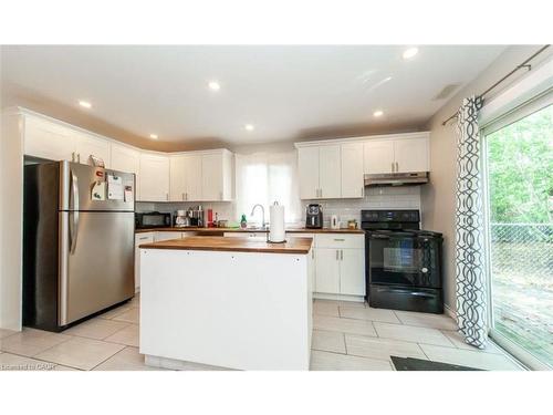 13 Robins Avenue, Hamilton, ON - Indoor Photo Showing Kitchen