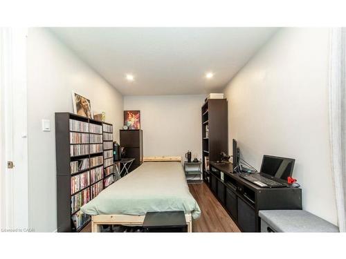 13 Robins Avenue, Hamilton, ON - Indoor