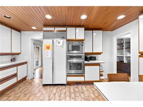 13 Mistflower Road, North York, ON - Indoor Photo Showing Kitchen