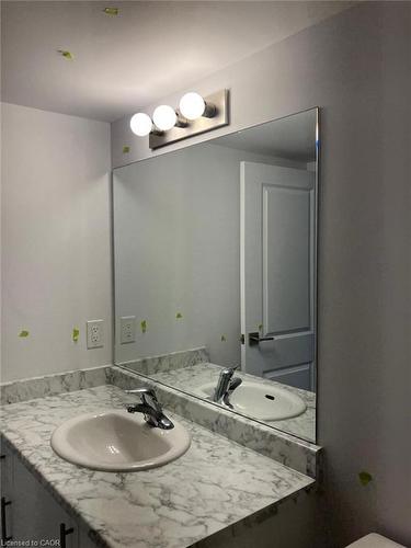 103-6705 Cropp Street, Niagara Falls, ON - Indoor Photo Showing Bathroom