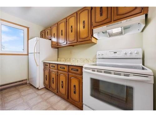 5-10 Montclair Crescent, Simcoe, ON - Indoor Photo Showing Kitchen