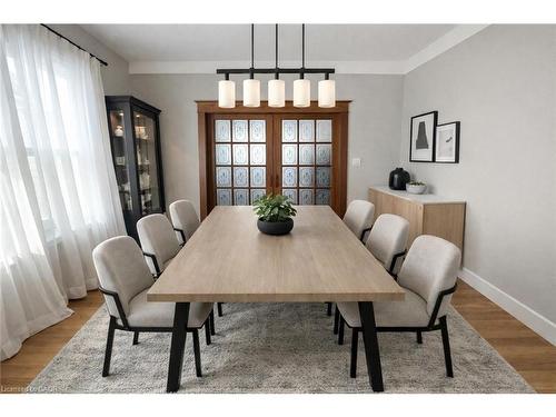 25 Fairmount Avenue, Hamilton, ON - Indoor Photo Showing Dining Room